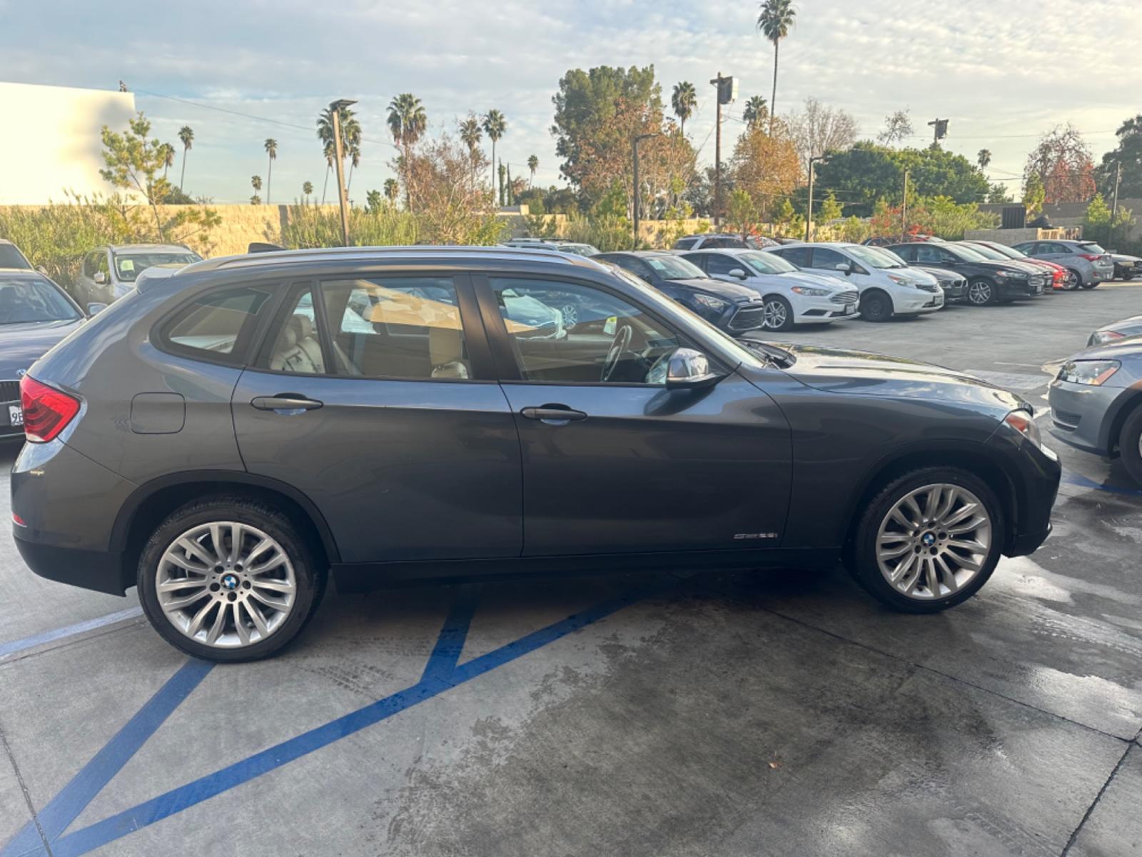 2014 Gray /black BMW X1 leather (WBAVM1C58EV) with an 4 CYLINDER engine, Automatic transmission, located at 30 S. Berkeley Avenue, Pasadena, CA, 91107, (626) 248-7567, 34.145447, -118.109398 - Photo #6